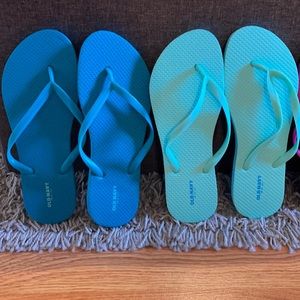 Old navy brand flip flops